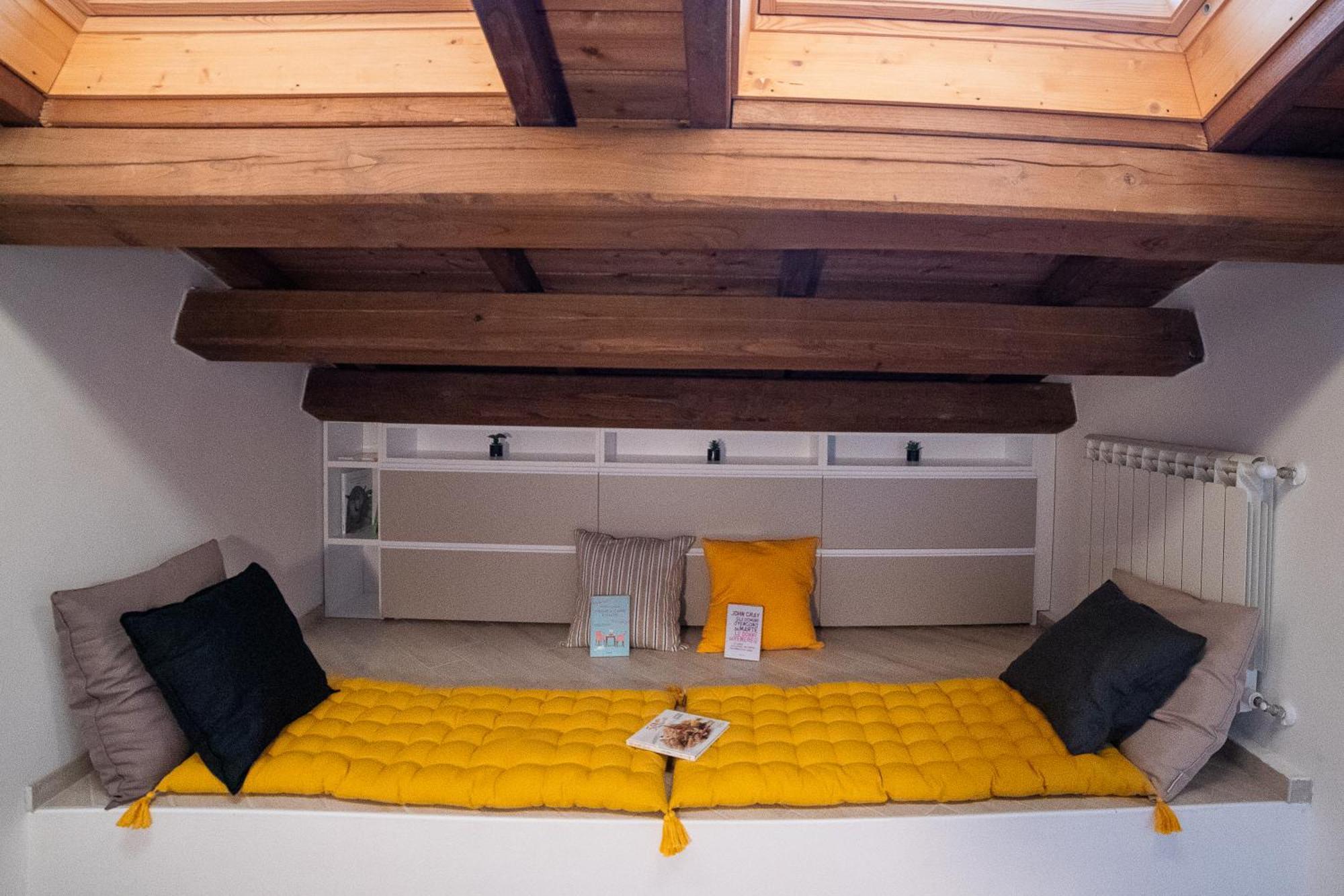 Appartamento Elegante E Moderno A 100 M Dal Duomo LʼAquila Esterno foto